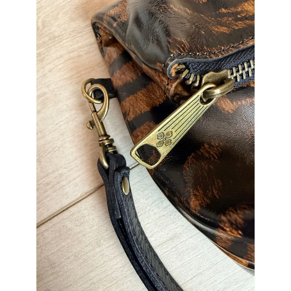 Patricia Nash Tiger Print Foldover Wristlet Clutch Bag P715388 Brown Black NWOT